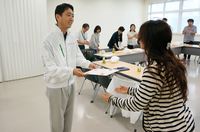 組合員の皆さんからの「おいしいお魚待ってます」「おいしい商品が届くのが楽しみです」などの激励メッセージには本当に励まされたとお取引先の皆さまは口々に話されていました