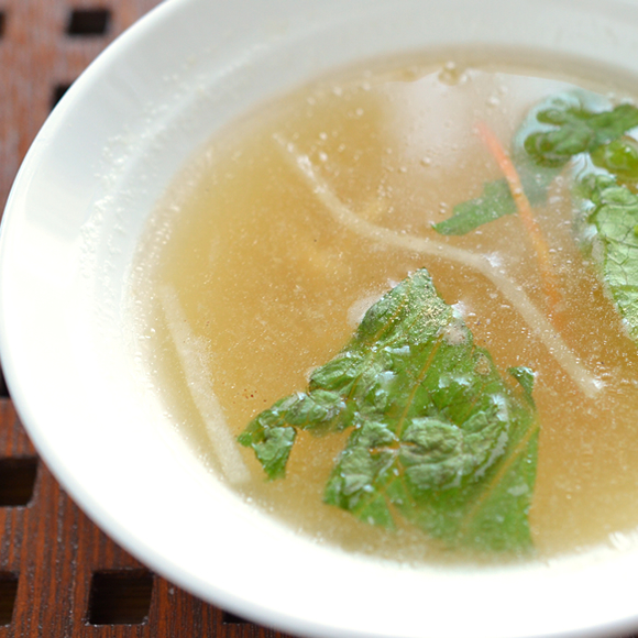 簡単にしっとり軟らか！ 鶏ムネ肉のあえもの・スープ・おかゆさん（鶏と野菜のスープ）