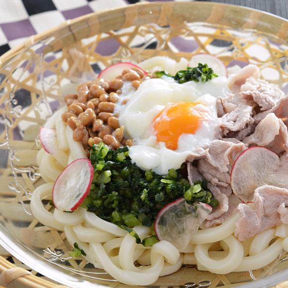 とろーり温泉卵のっけ、冷やしごちそーうどん