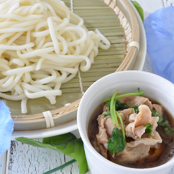 肉盛りつけ麺