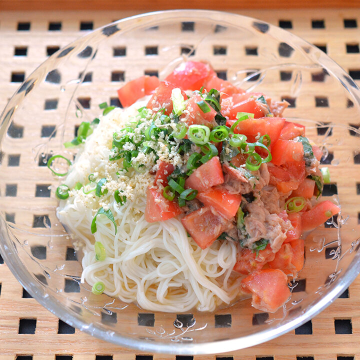 ツナとフレッシュトマトのぶっかけそうめん