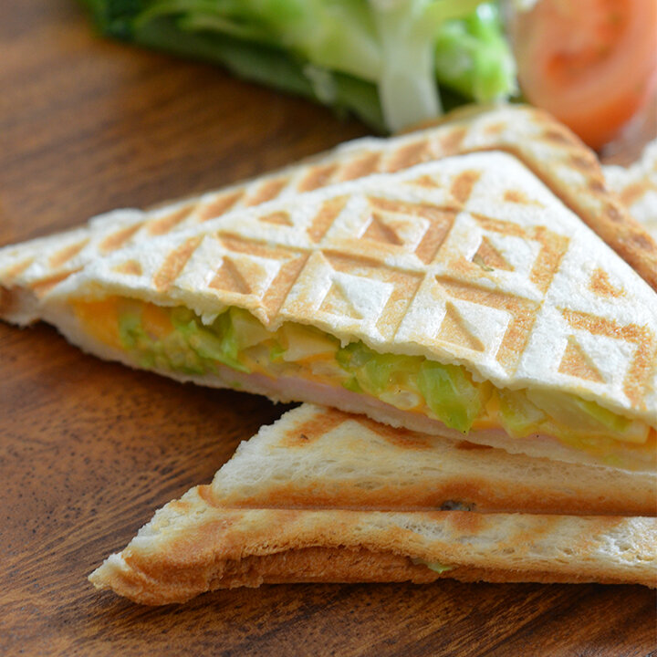 ハムととろ～りチーズのホットサンド