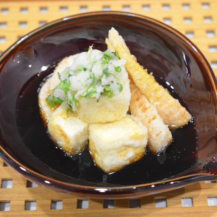 揚げだし豆腐、筍を添えて