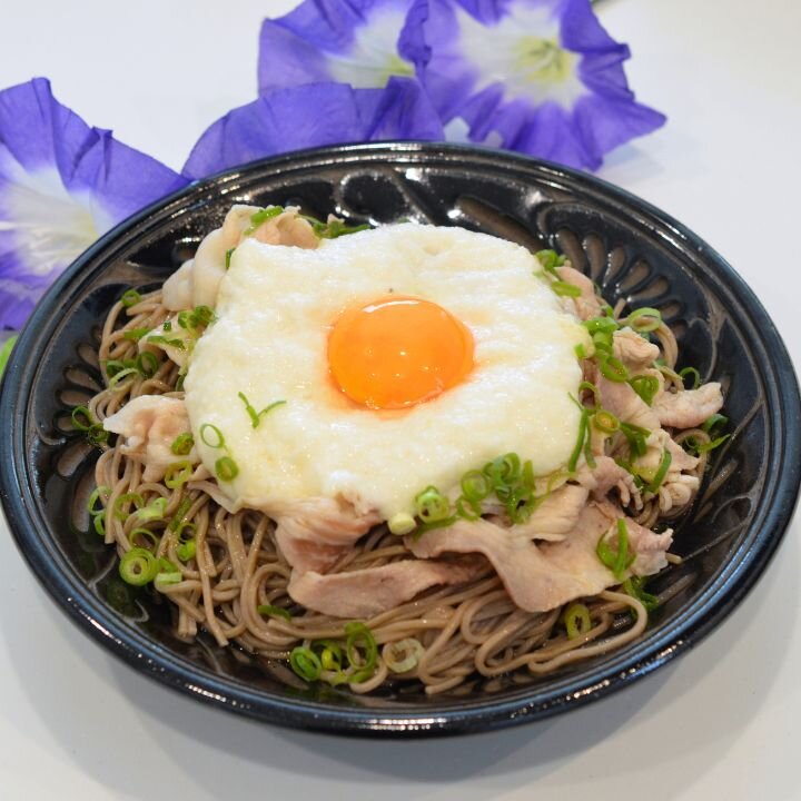 夏も元気に！冷やし豚しゃぶとろろ月見そば