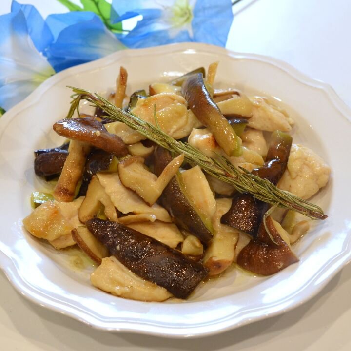 塩麹でやわらか！チキンとなすのローズマリーソテー