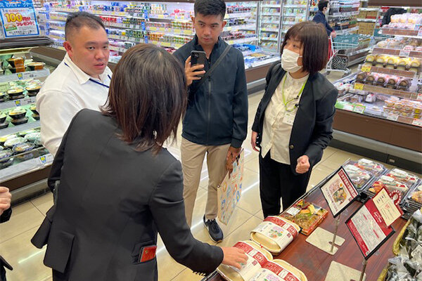 コープ南浦和店視察の様子