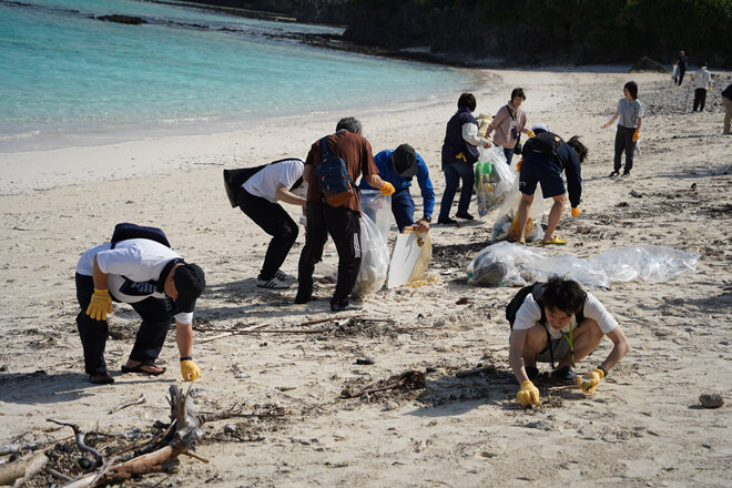 「easyeasy」ロゴマーク