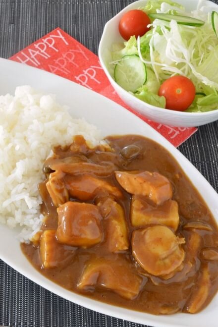 秋鮭と大きい具のシーフードカレー